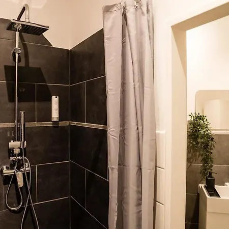 Industrial Loft In Mitte 아파트